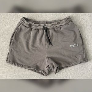 Esntls Shorts